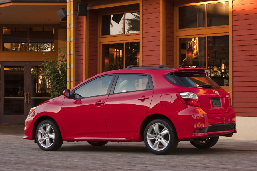  Toyota Matrix 2011 года  (фото 37 из 38)